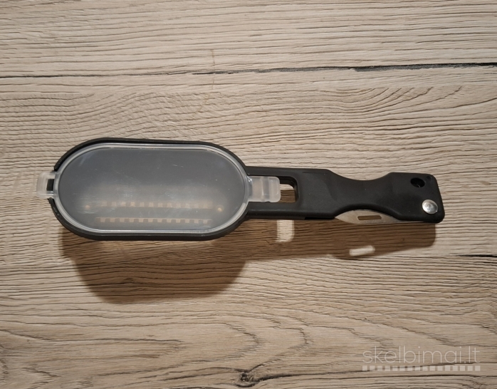 Žuvu žvynu skustuvas