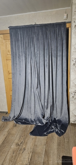 Aksominės užuolaidos