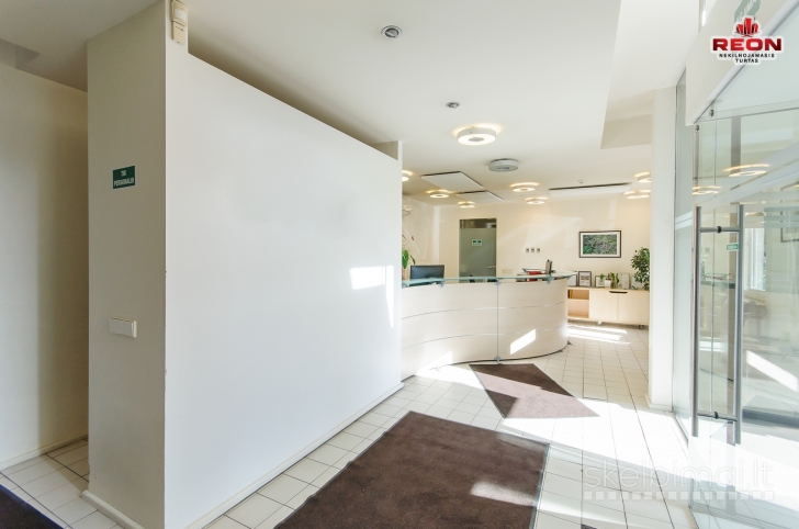 TILTO GATVĖJE, PRESTIŽINĖJE VILNIAUS VIETOJE, VISAI ŠALIA KATEDROS, GRETA GE