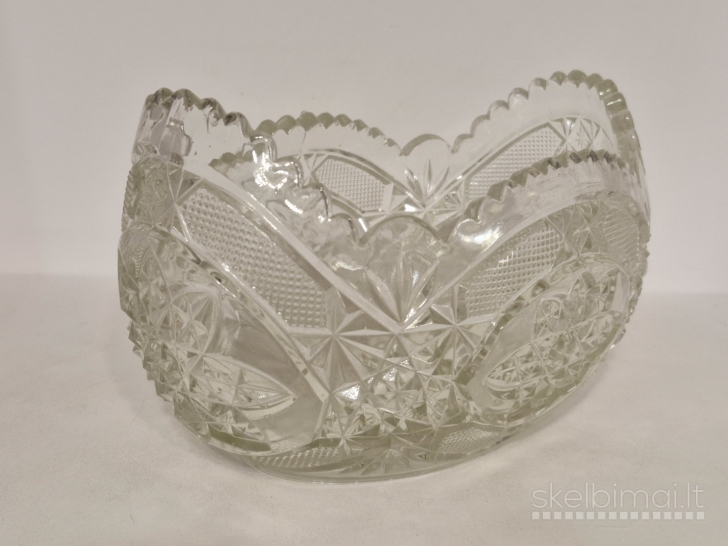 Stiklinis presuoto stiklo dubuo apie 23cm.