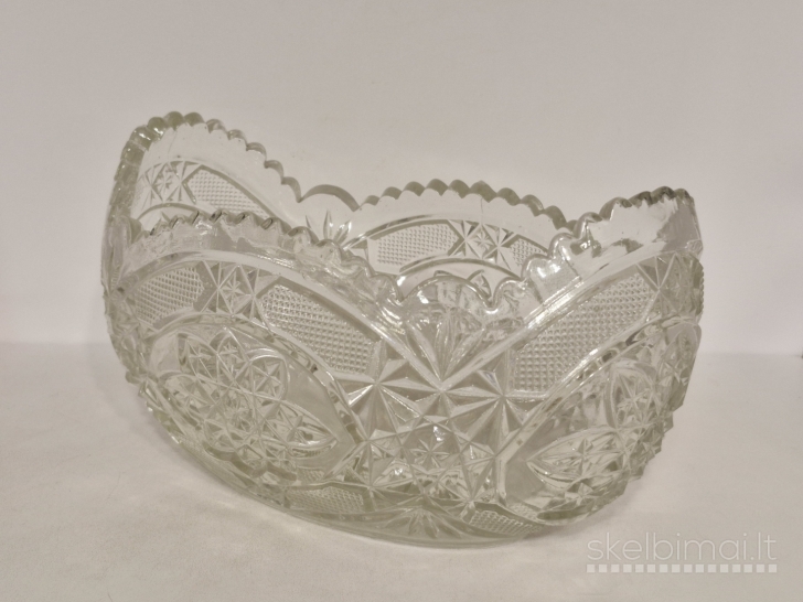 Stiklinis presuoto stiklo dubuo apie 23cm.