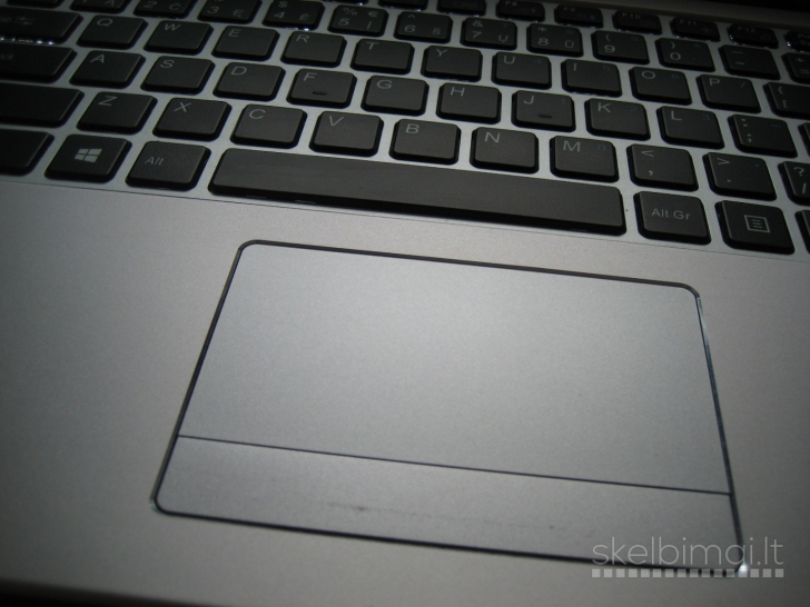 Mažas greitas metalinis 13.0 FHD IPS/ 256GB/ 3 val