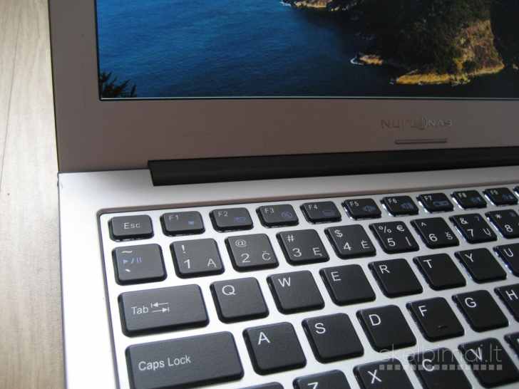 Mažas greitas metalinis 13.0 FHD IPS/ 256GB/ 3 val