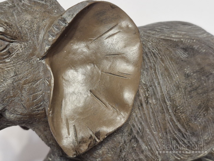 Didelė dekoratyvinė dramblio skulptūra ~ 35cm. (resin, medžio imitacija)