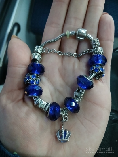 Moteriška apyrankė