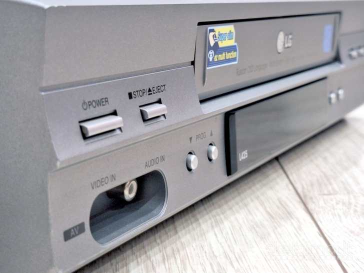 LG L425 vaizdo grotuvas (VHS)