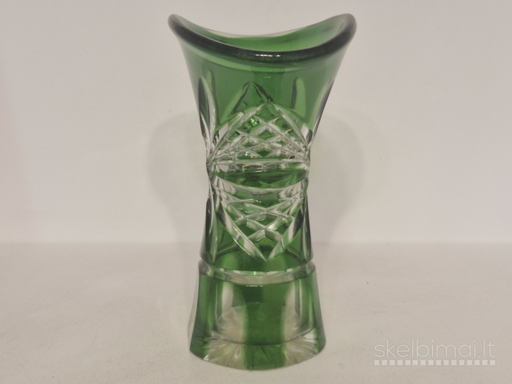Žalia pjauto stiklo / kristalo vaza ~ 16,5cm.