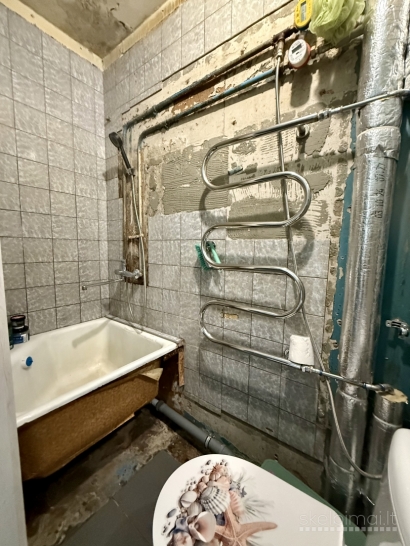 Parduodamas jaukus vieno kambario butas prie pat miesto centro