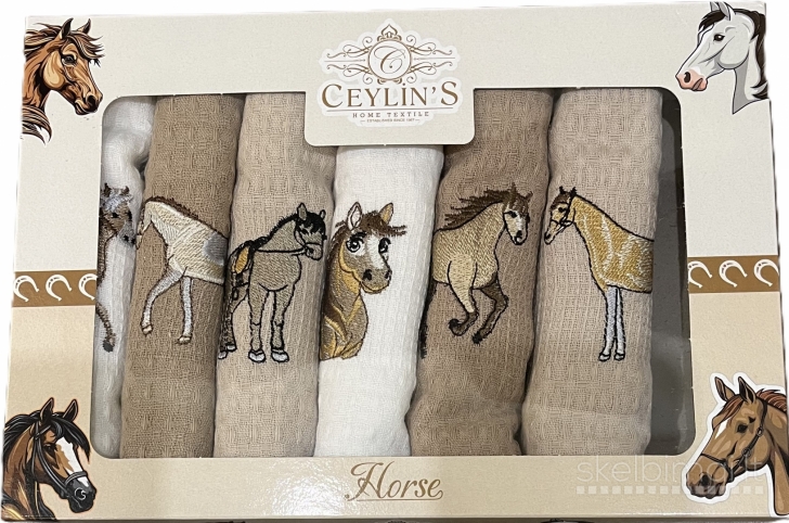 Suvenyrai su 2026 metų simbolika