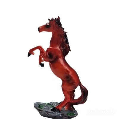 Suvenyrai su 2026 metų simbolika