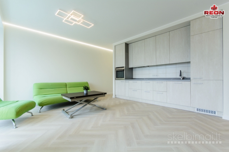 ŠVIESUS, ŠILTAS TRIJŲ KAMBARIŲ BUTAS PO REMONTO LAUKIA NAUJŲ ŠEIMININKŲ!