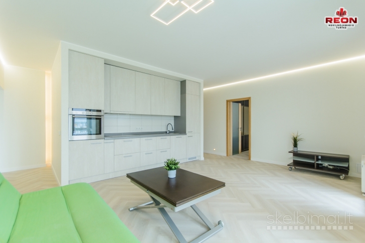 ŠVIESUS, ŠILTAS TRIJŲ KAMBARIŲ BUTAS PO REMONTO LAUKIA NAUJŲ ŠEIMININKŲ!