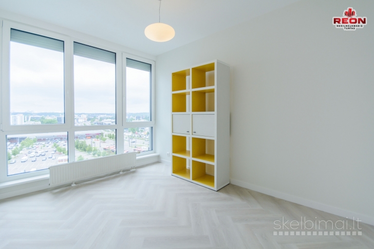 ŠVIESUS, ŠILTAS TRIJŲ KAMBARIŲ BUTAS PO REMONTO LAUKIA NAUJŲ ŠEIMININKŲ!