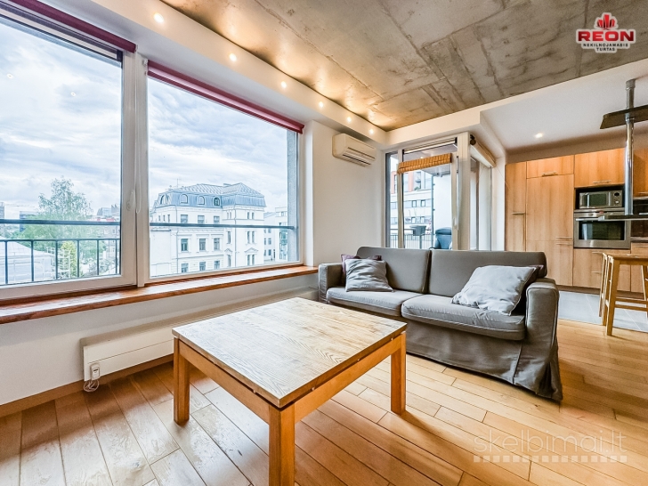 ŠVIESŪS, JAUKŪS IR ŠILTI NAMAI KELIOS MINUTĖS IKI VILNIAUS SENAMIESČIO!