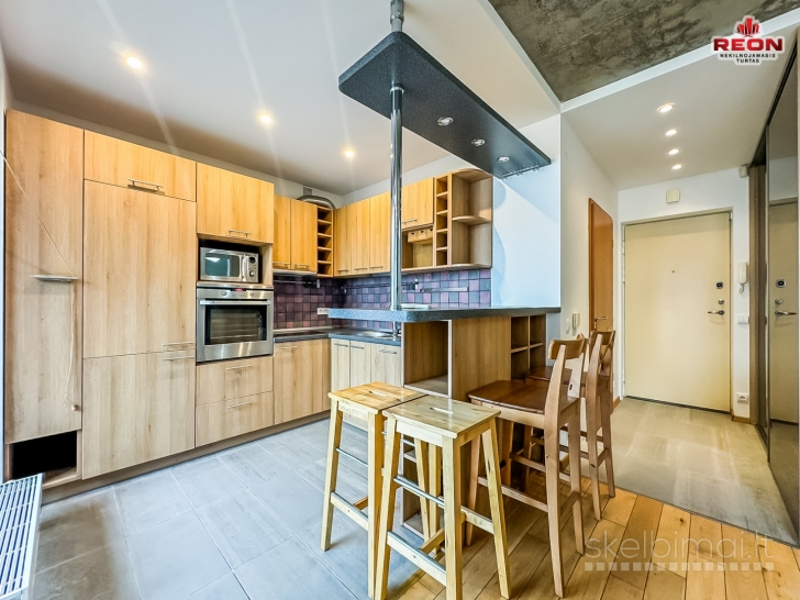 ŠVIESŪS, JAUKŪS IR ŠILTI NAMAI KELIOS MINUTĖS IKI VILNIAUS SENAMIESČIO!