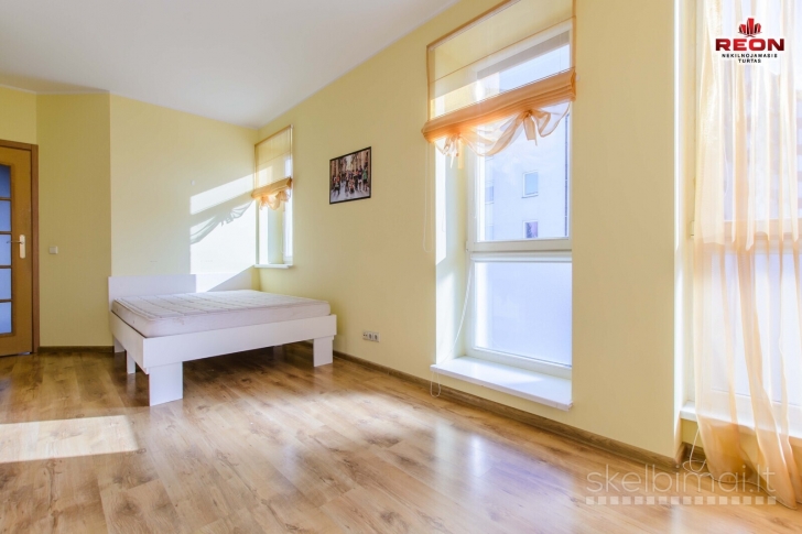 NUOMOJAMAS ŠVIESUS DVIEJŲ KAMBARIŲ BUTAS Š. MIESTELYJE!