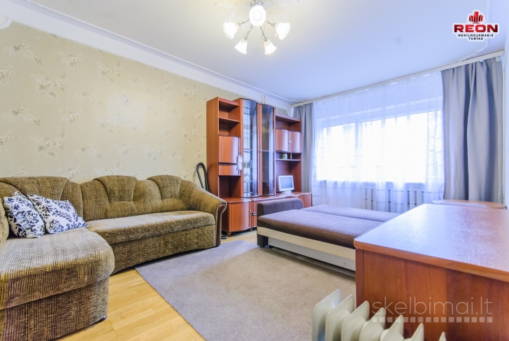 NUOMOJAMAS JAUKUS IR ŠILTAS 1 KAMBARIO 40 m² BUTAS ŠEŠKINĖJE, GELVONŲ GATV