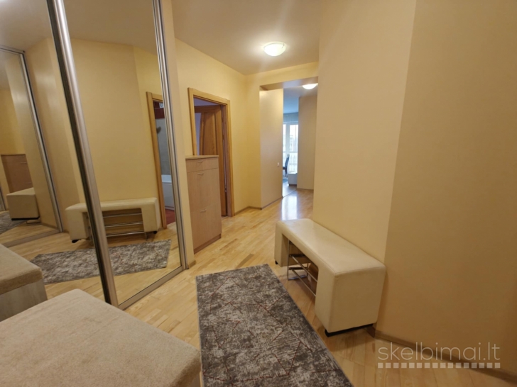 Nuomojamas 3 kambarių butas Dragūnų gatvėje 
