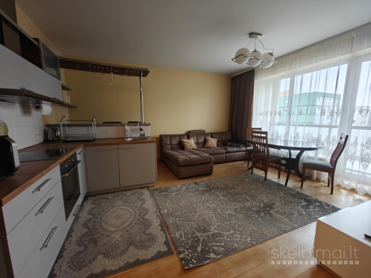 Nuomojamas 3 kambarių butas Dragūnų gatvėje 