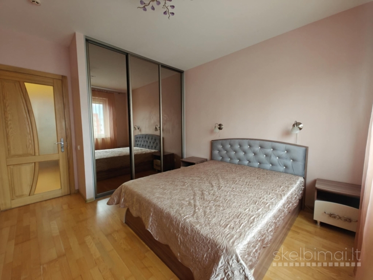 Nuomojamas 3 kambarių butas Dragūnų gatvėje 