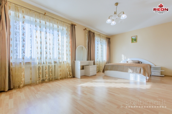 PUIKUS 4 KAMBARIŲ BUTAS PER 3 AUKŠTUS !!! ŠALIA EŽERŲ !!!!! SU TERASA, RŪS