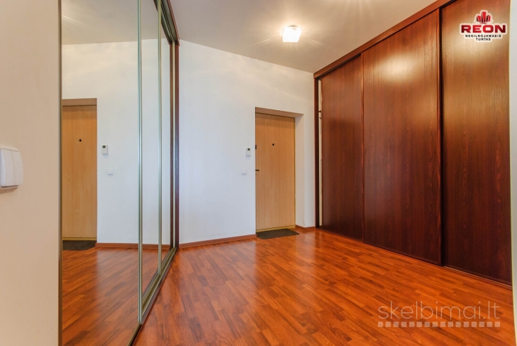 2 K. BUTAS SU NEREALIU VAIZDU,PARKINGAS IR SANDĖLIUKAS