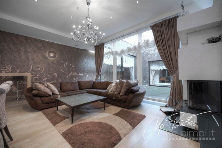 IŠNUOMOJAMAS BLOKUOTAS NAMAS FREDOJE, SAULĖGRĄŽŲ G.