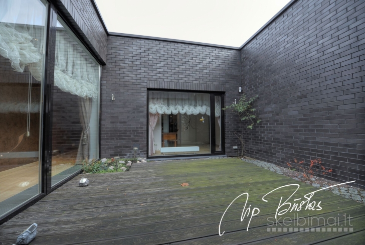 IŠNUOMOJAMAS BLOKUOTAS NAMAS FREDOJE, SAULĖGRĄŽŲ G.