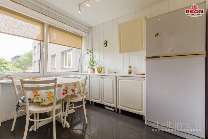 Nuomojamas jaukus 3 izoliuotų kambarių butas antakalnyje.