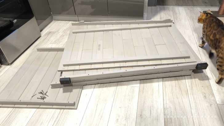 Šuns būda (stovėjo kambaryje)