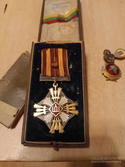 Perku zenklelius,medalius,ordinus,kryzius,monetas