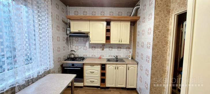 1 kambario su holu ir erdviu balkonu