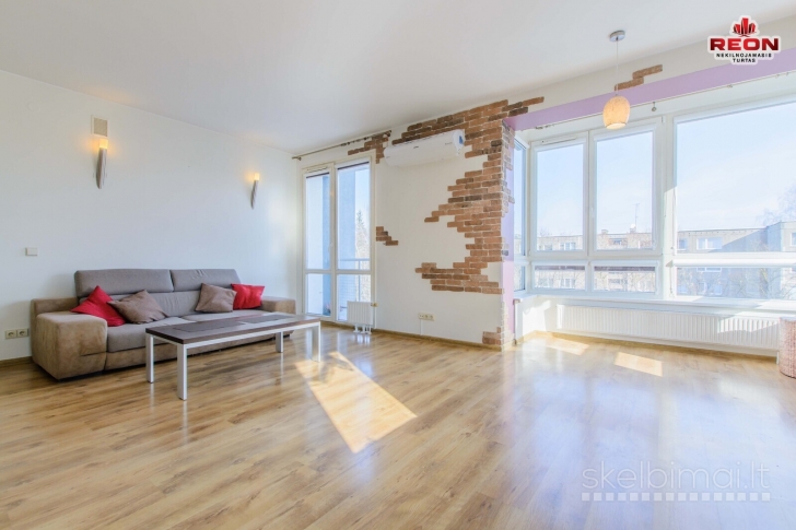 NUOMOJAMAS ŠVIESUS DVIEJŲ KAMBARIŲ BUTAS Š. MIESTELYJE!