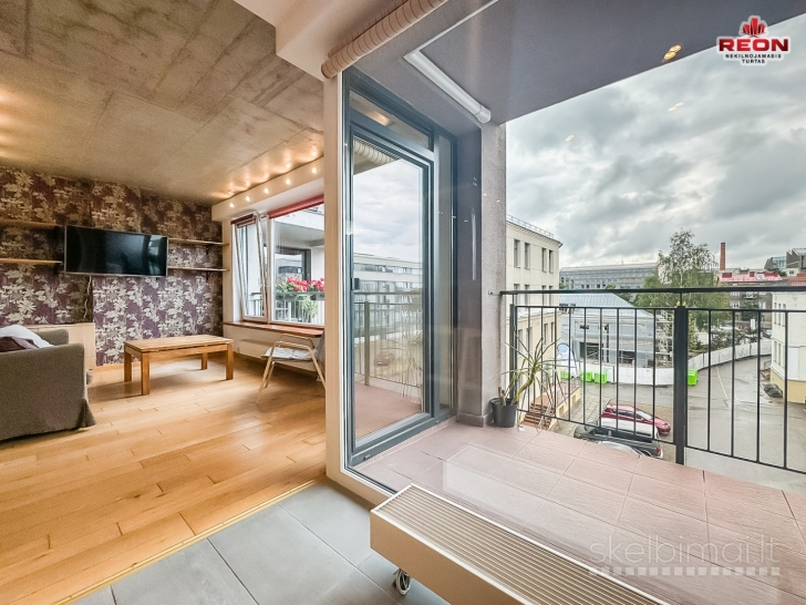 ŠVIESŪS, JAUKŪS IR ŠILTI NAMAI KELIOS MINUTĖS IKI VILNIAUS SENAMIESČIO!