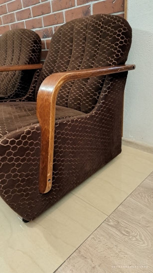 Naturalaus medžio foteliai