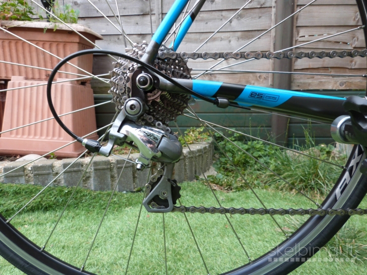 Specialized Allez Elite Road Bike. 700C. Carbon fork. 9kg. Large frame. 20speed