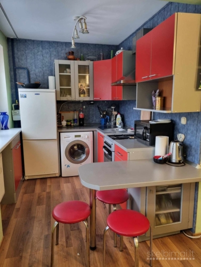 RENOVUOTAME NAME IŠNUOMOJAMAS 2 KAMBARIŲ BUTAS MAŽEIKIUOSE, SODŲ G. 10