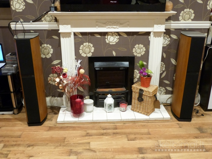 JAMO D570 High-End floor standing speakers. Made in Denmark.