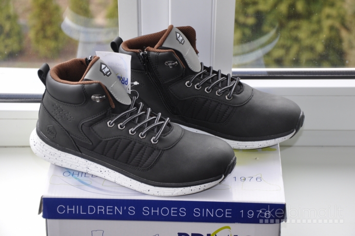 Nauji Primigi 39 dydis  Šone segasi užtrauktuku. 