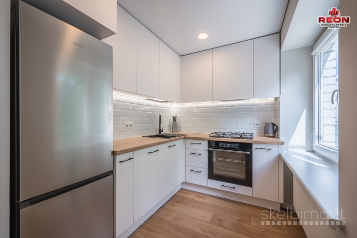 NUOMOJAMAS 2 KAMBARIŲ BUTAS NAUJAMIESTYJE!