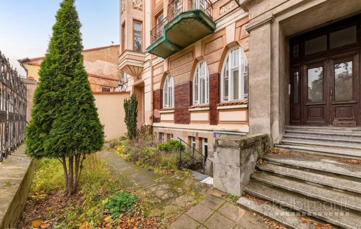 PARDAVIMUI -KOMERCINĖS PATALPOS VILNIAUS SENAMIESTYJE