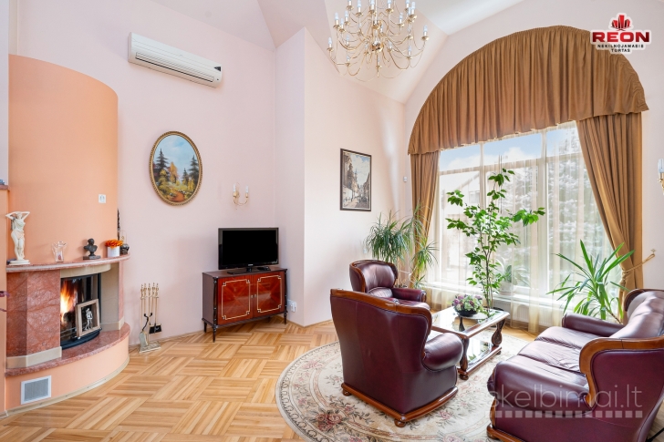 LABAI KOKYBIŠKAS VIENO AUKŠTO NAMAS SU MANSARDA, RŪSIU, DIDELIAME SKLYPE, ITI