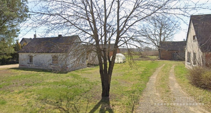 Parduodamas labai pigiai gyvenamasis namas