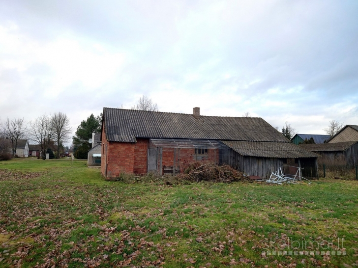 Parduodamas labai pigiai gyvenamasis namas