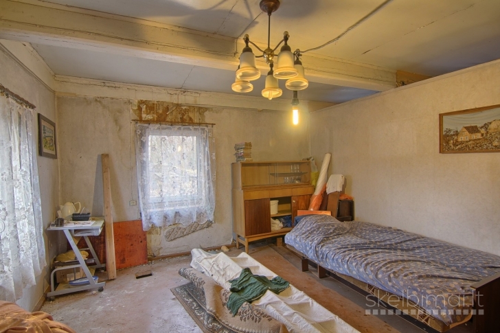 Parduodama labai pigiai sodyba