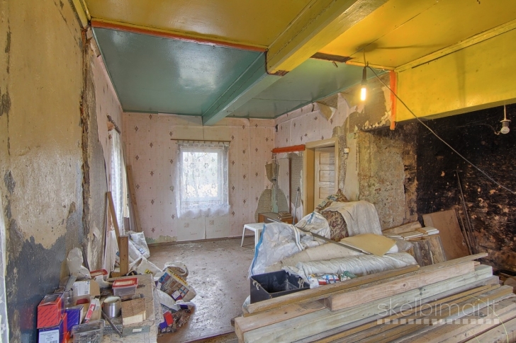 Parduodama labai pigiai sodyba