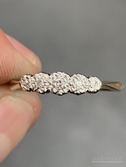 Auksinis ziedas su deimantais ir platina