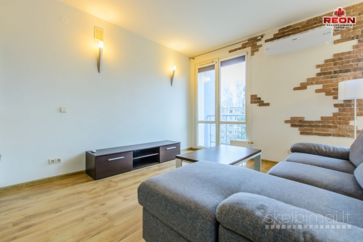 NUOMOJAMAS ŠVIESUS DVIEJŲ KAMBARIŲ BUTAS Š. MIESTELYJE!