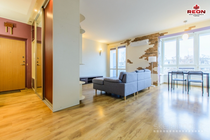 NUOMOJAMAS ŠVIESUS DVIEJŲ KAMBARIŲ BUTAS Š. MIESTELYJE!