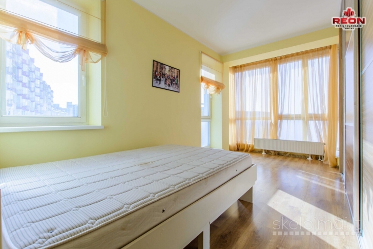 NUOMOJAMAS ŠVIESUS DVIEJŲ KAMBARIŲ BUTAS Š. MIESTELYJE!